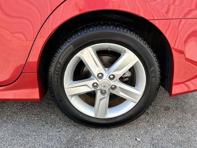 Used 2014 Toyota Camry SE FWD image 8
