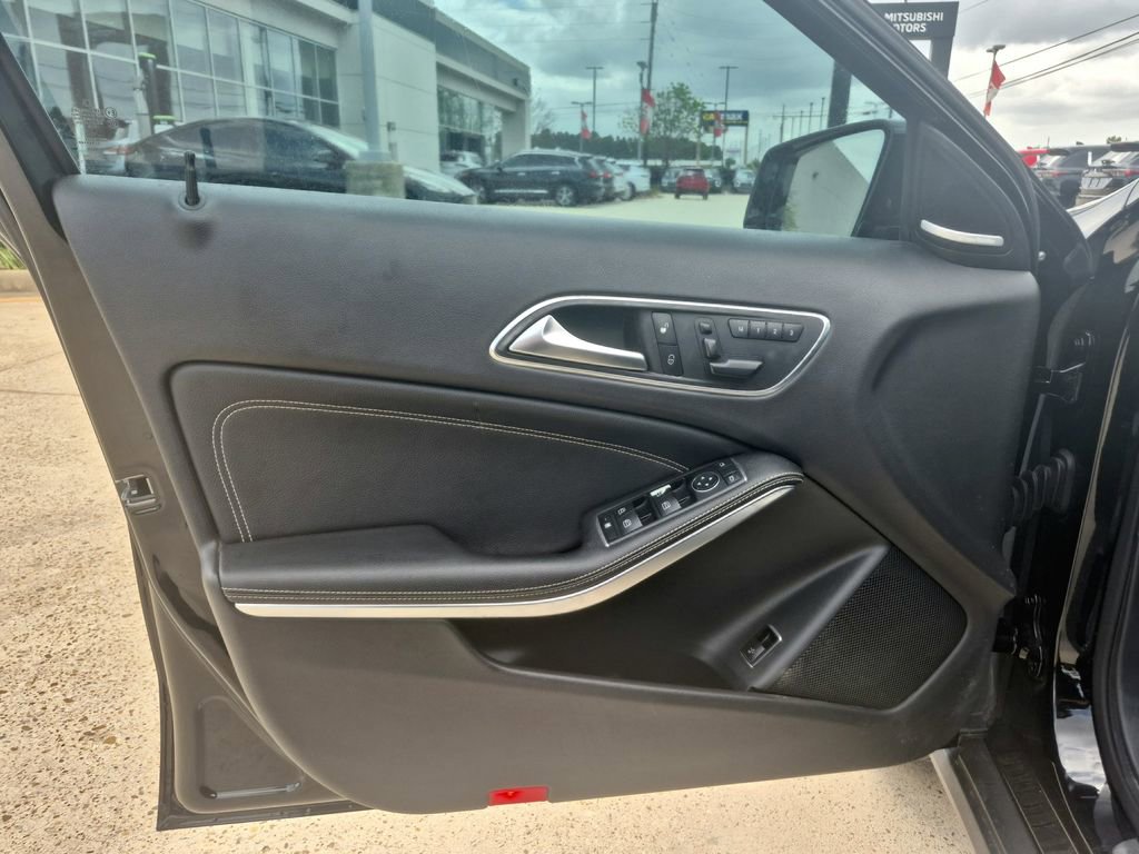 Used 2016 Mercedes-Benz GLA 250 4MATIC image 16