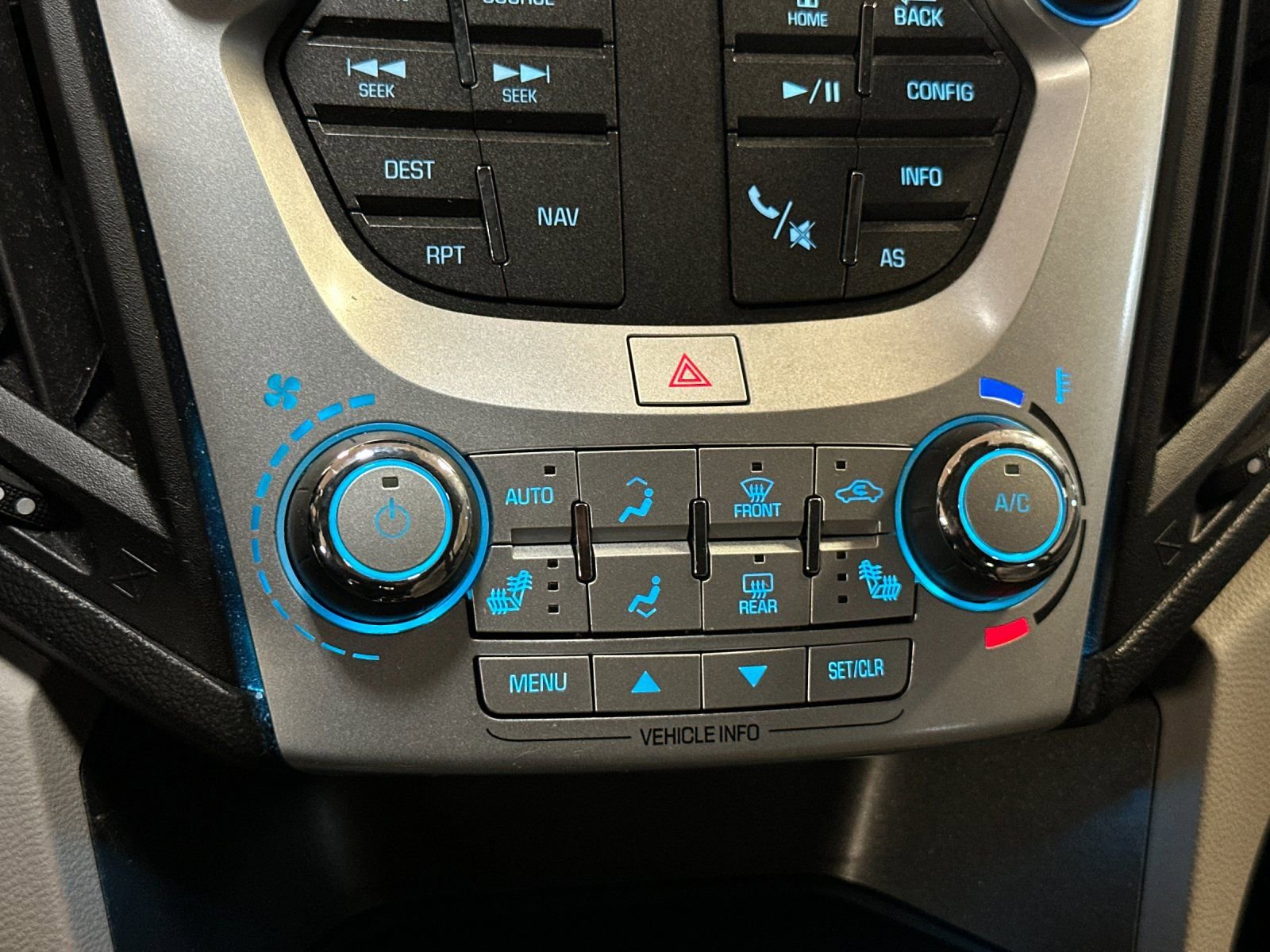 Used 2017 Chevrolet Equinox Premier w/ Enhanced Convenience Package image 19