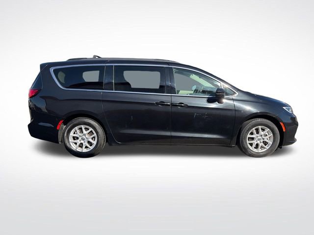 Used 2022 Chrysler Pacifica Touring-L FWD image 10