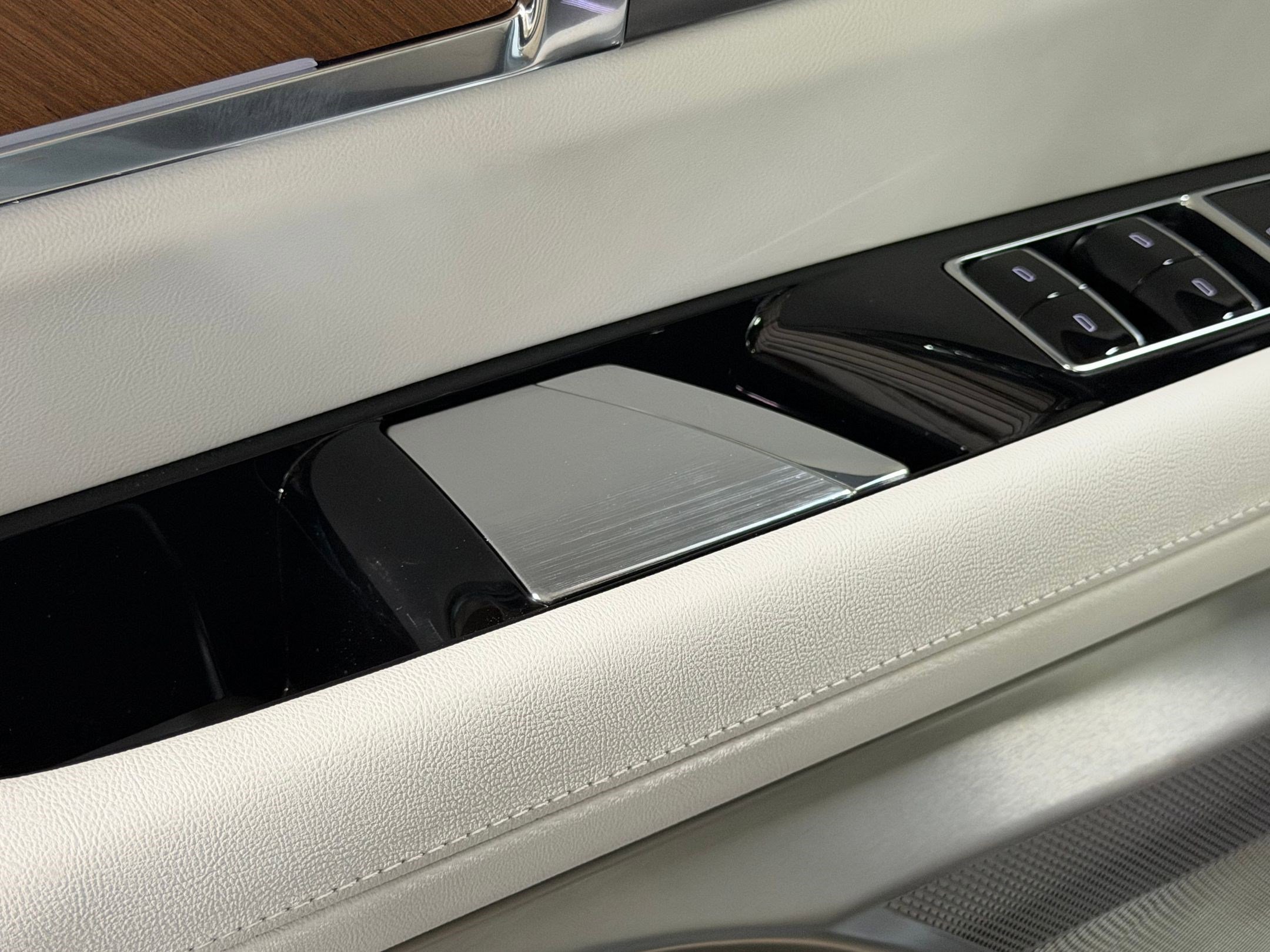 New 2026 Cadillac Vistiq Sport image 22