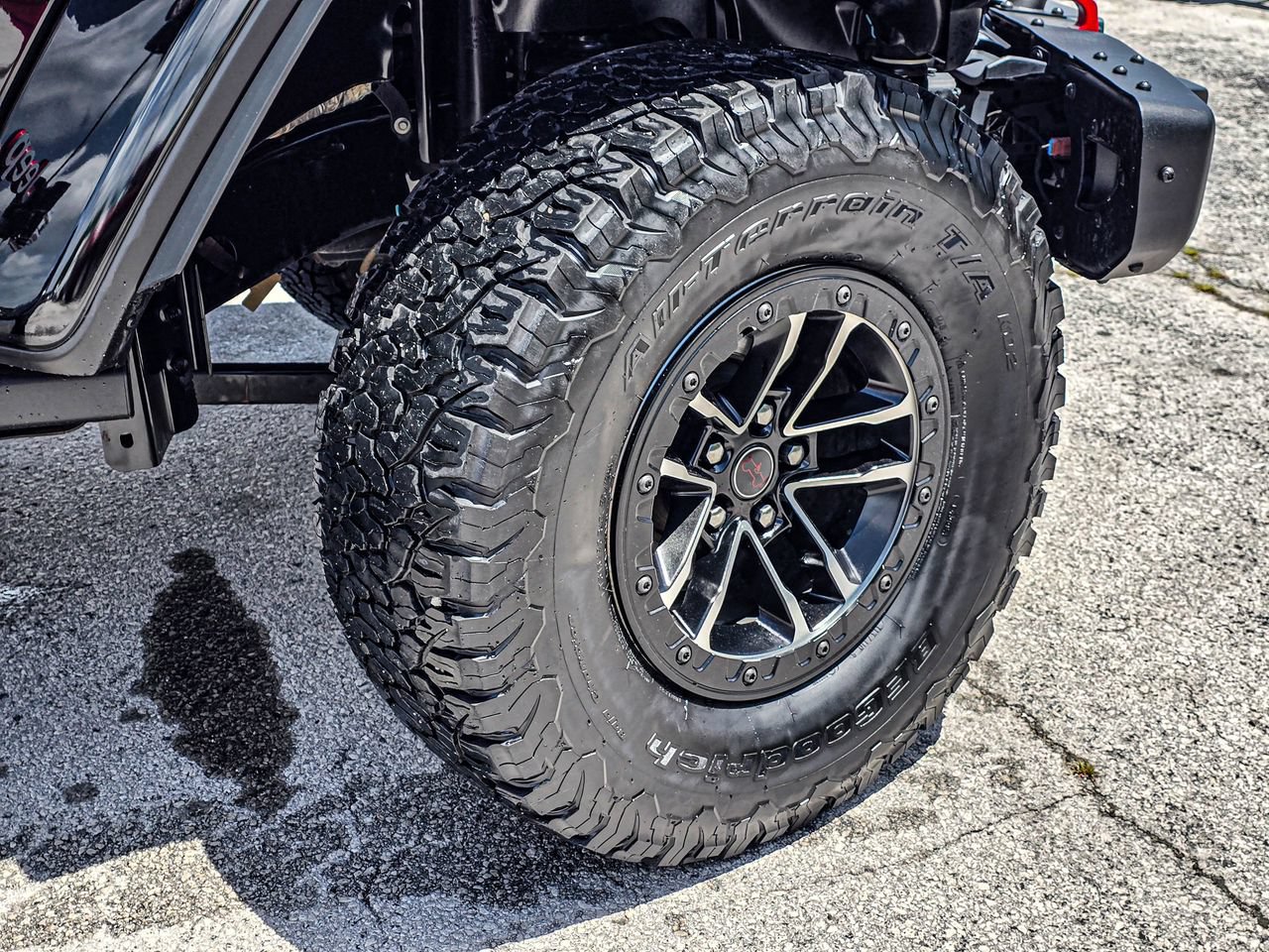 Used 2024 Jeep Wrangler Unlimited Rubicon AWD/4WD image 7