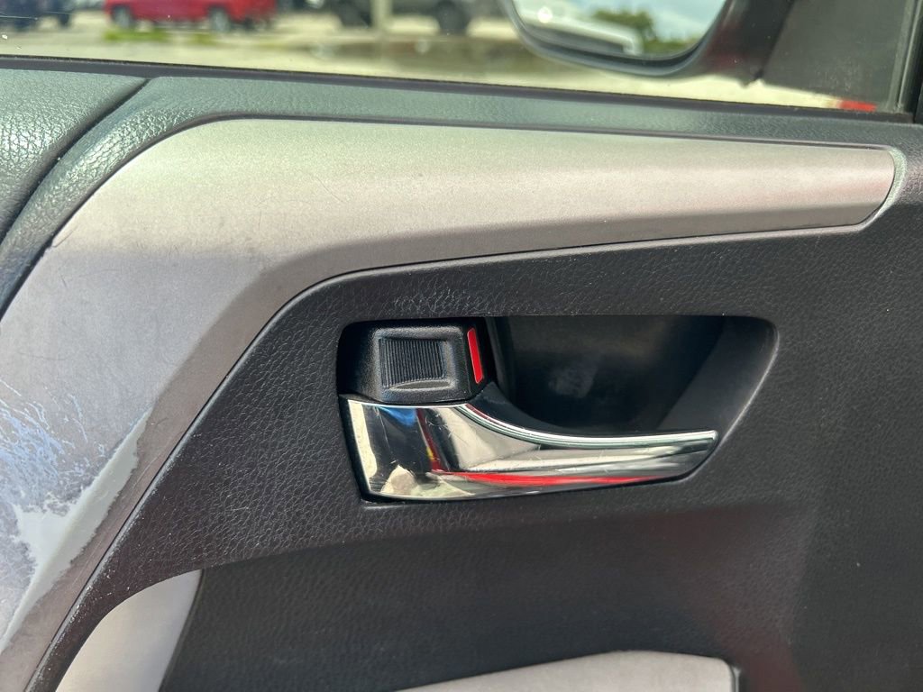 Used 2016 Toyota RAV4 XLE image 35