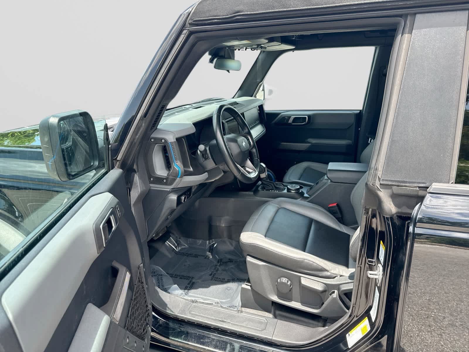 Used 2023 Ford Bronco Black Diamond AWD/4WD image 9