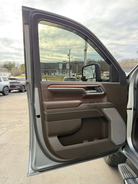 Used 2024 GMC Sierra 3500 Denali w/ Denali Reserve Package image 41