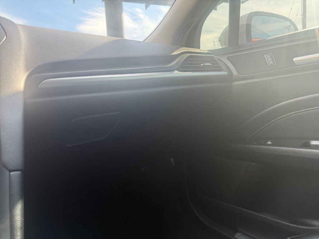 Used 2020 Ford Fusion Titanium AWD/4WD image 19