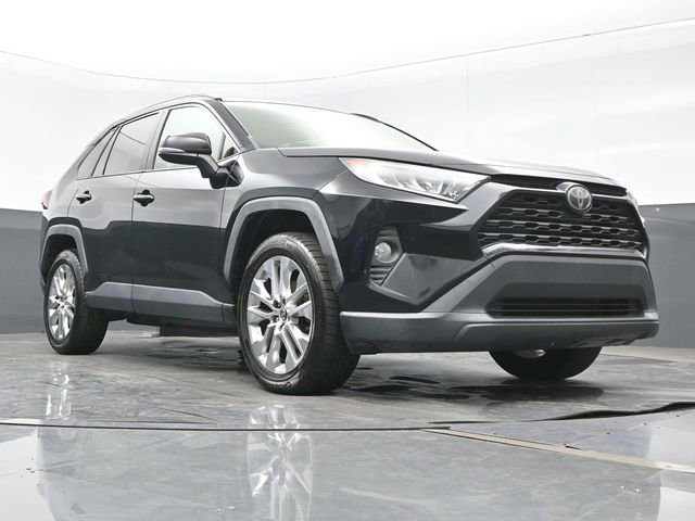 Used 2019 Toyota RAV4 XLE Premium w/ Cold Weather Package image 28