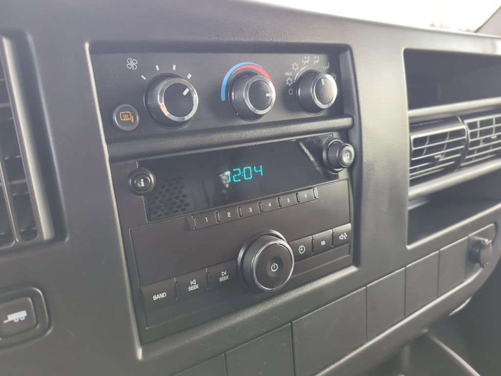 Used 2014 Chevrolet Express 3500 Extended image 30