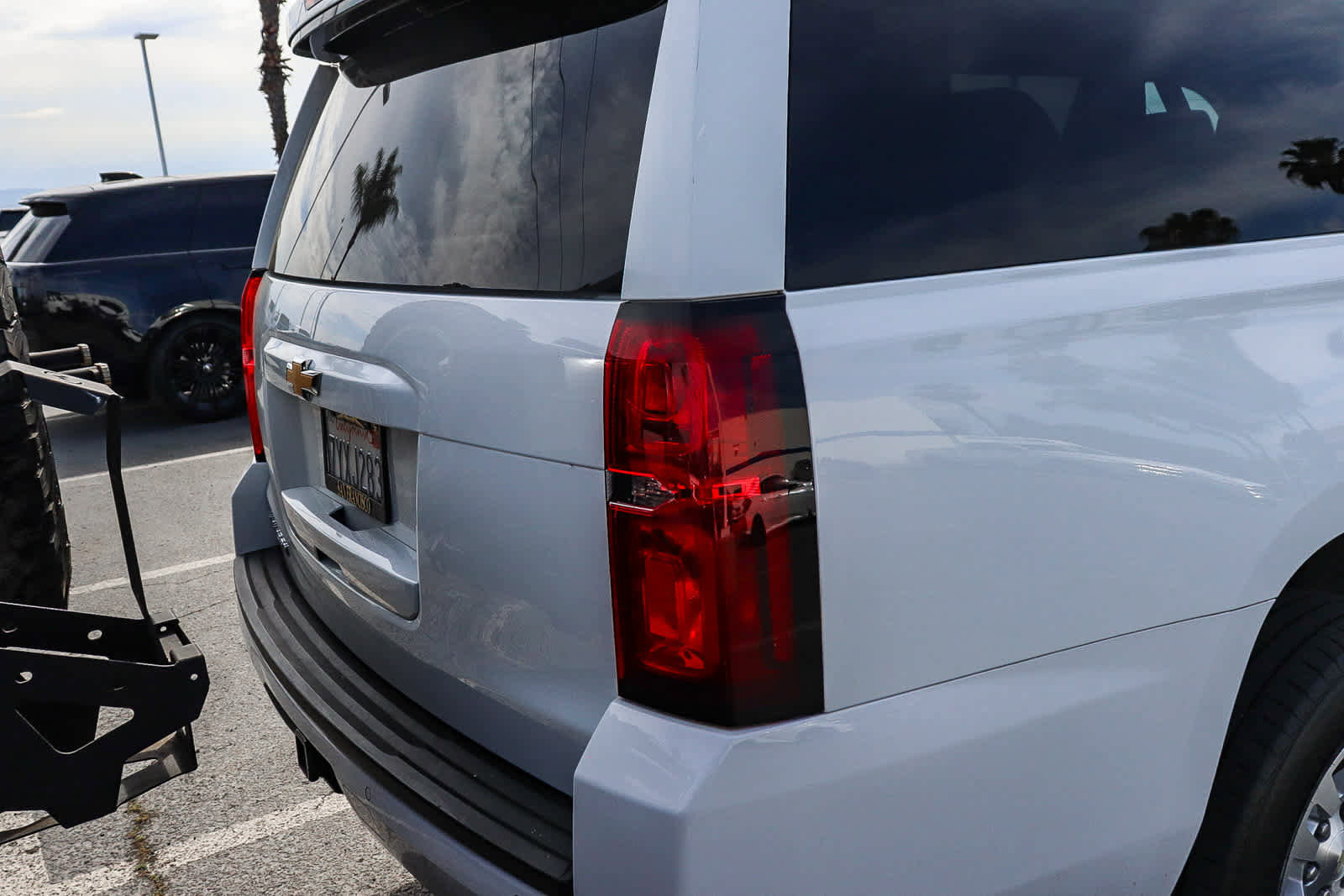 Used 2017 Chevrolet Suburban LS image 7