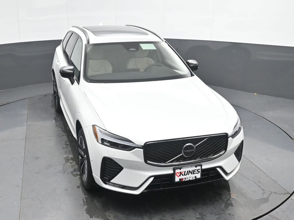New 2026 Volvo XC60 B5 Plus w/ Climate Package image 34