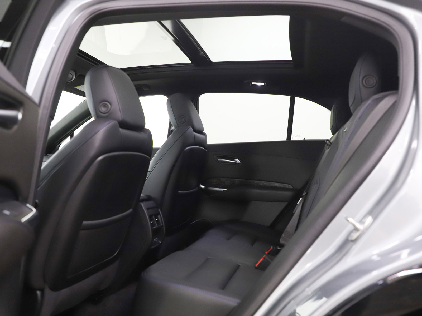 Used 2025 Cadillac XT4 Sport AWD/4WD image 18