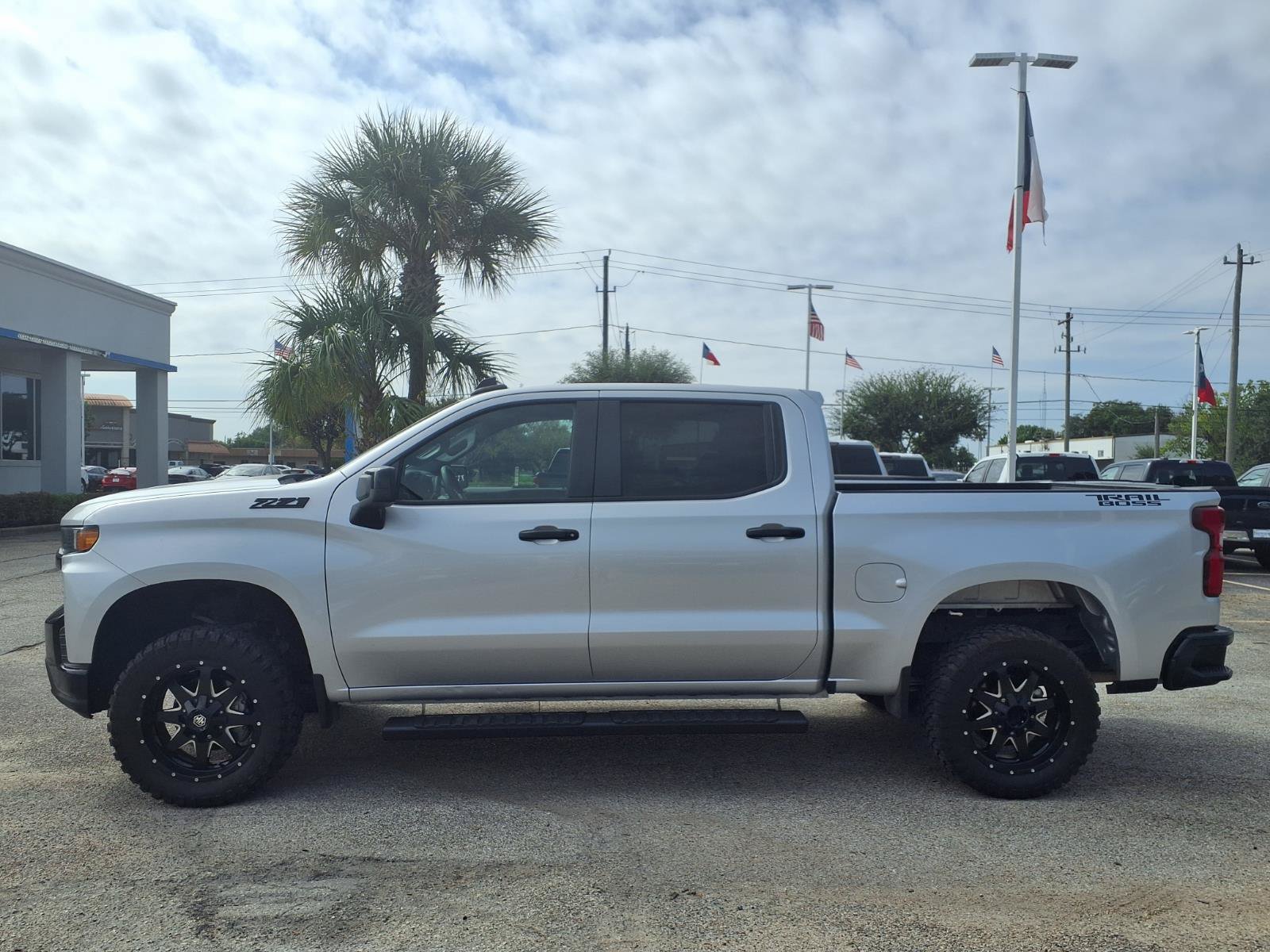 Used 2019 Chevrolet Silverado 1500 Custom Trail Boss w/ Custom Convenience Package AWD/4WD image 24