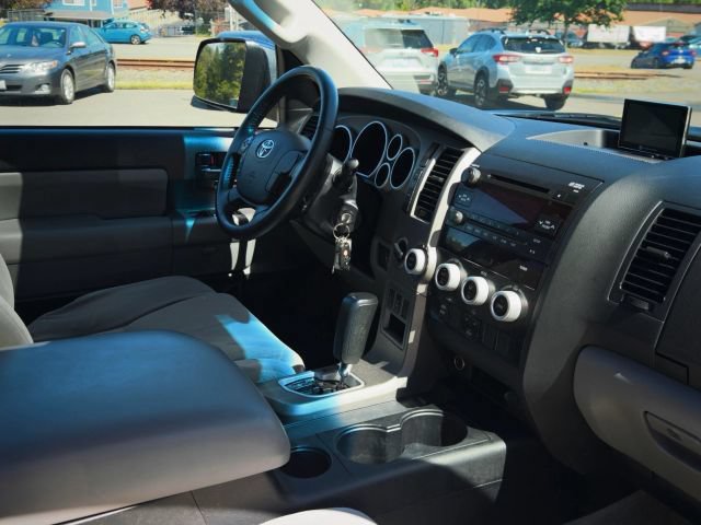 Used 2010 Toyota Sequoia SR5 AWD/4WD image 30