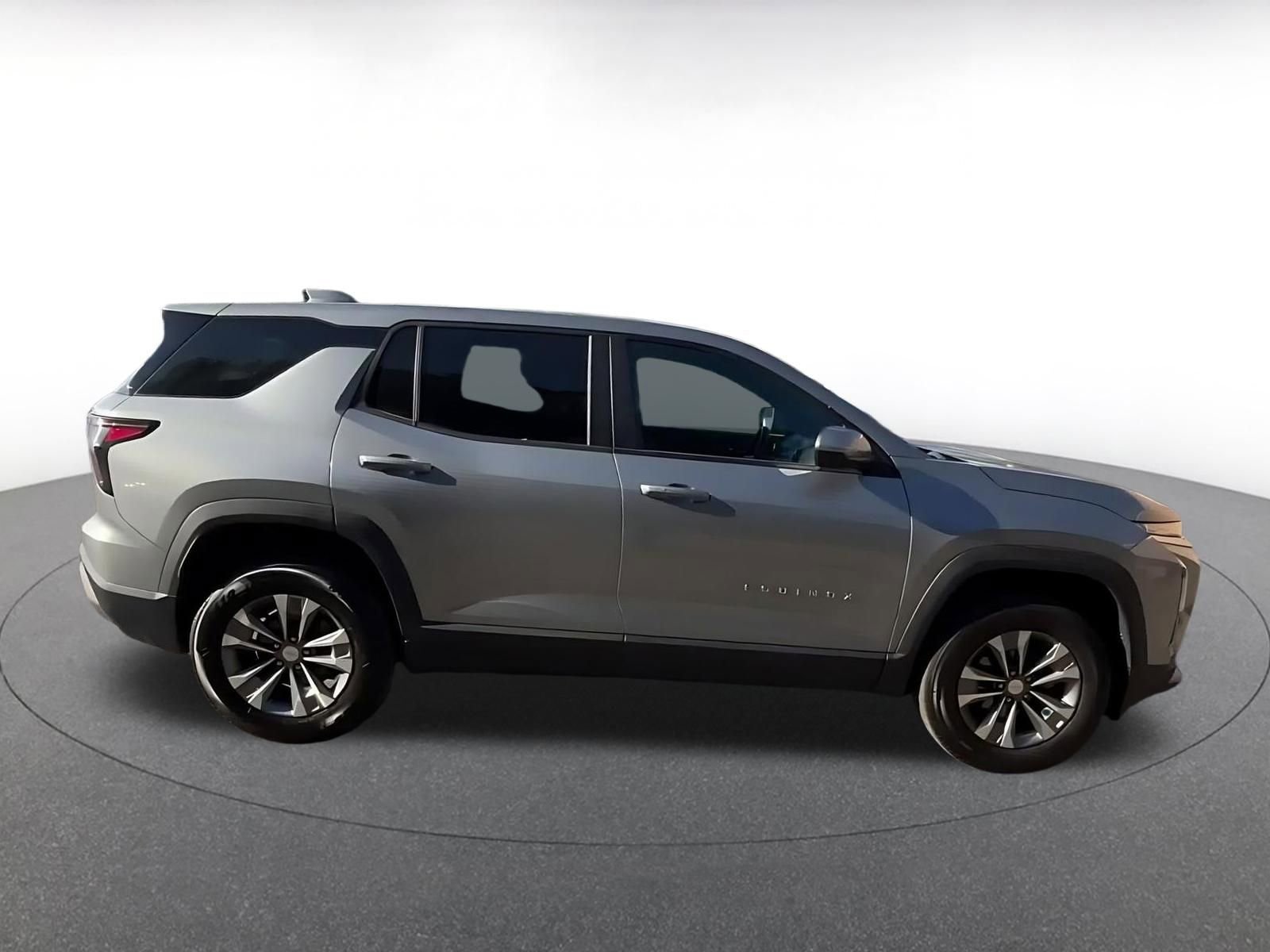 Used 2025 Chevrolet Equinox LT FWD image 16