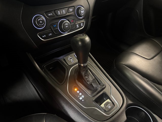 Used 2019 Jeep Cherokee Latitude Plus image 16