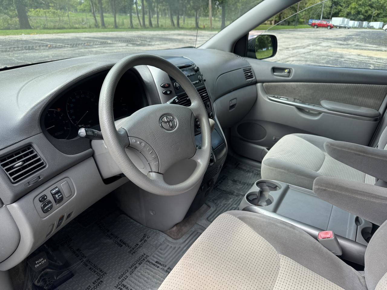 Used 2009 Toyota Sienna LE FWD image 25
