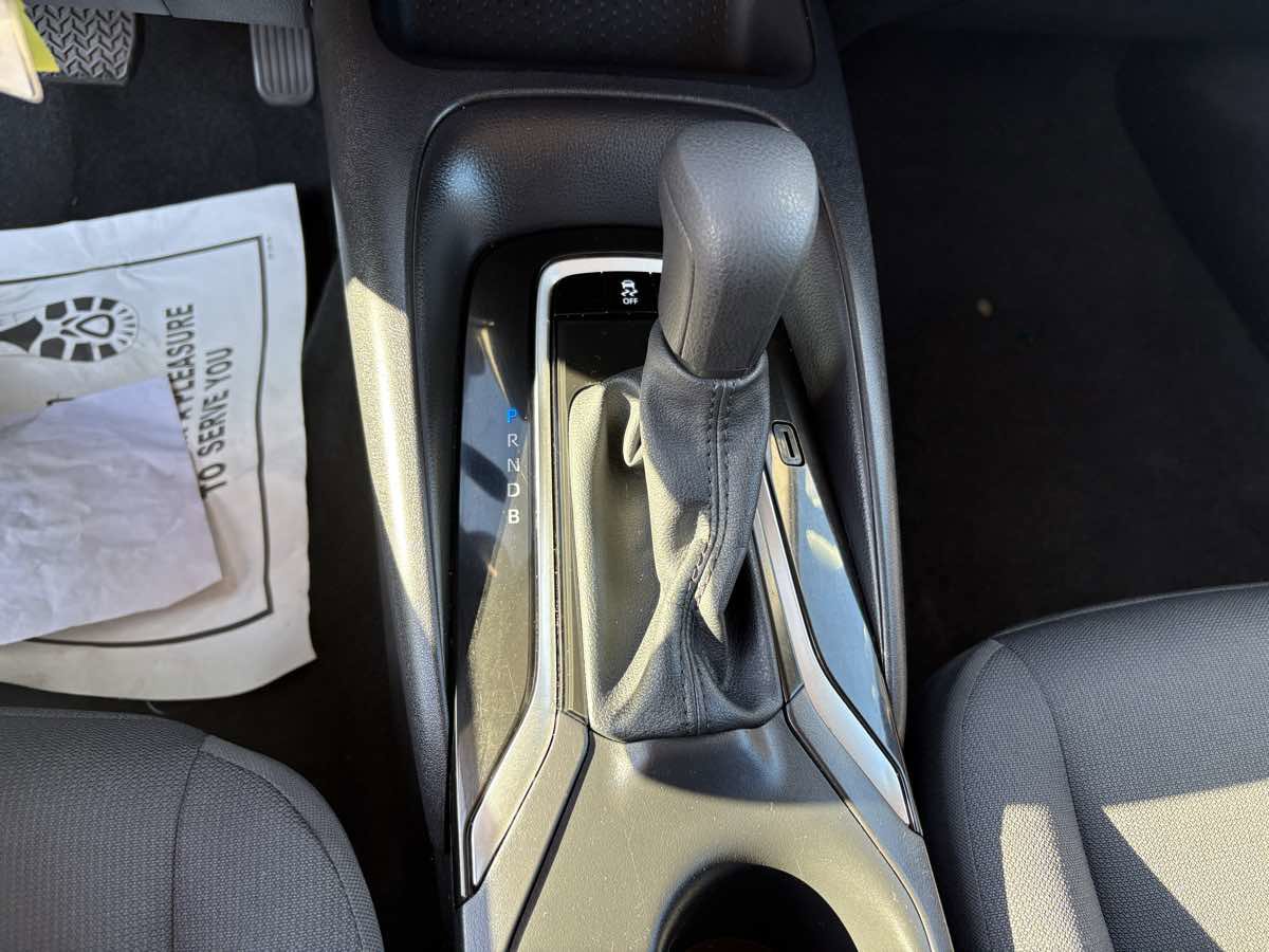 Used 2025 Toyota Corolla LE image 22