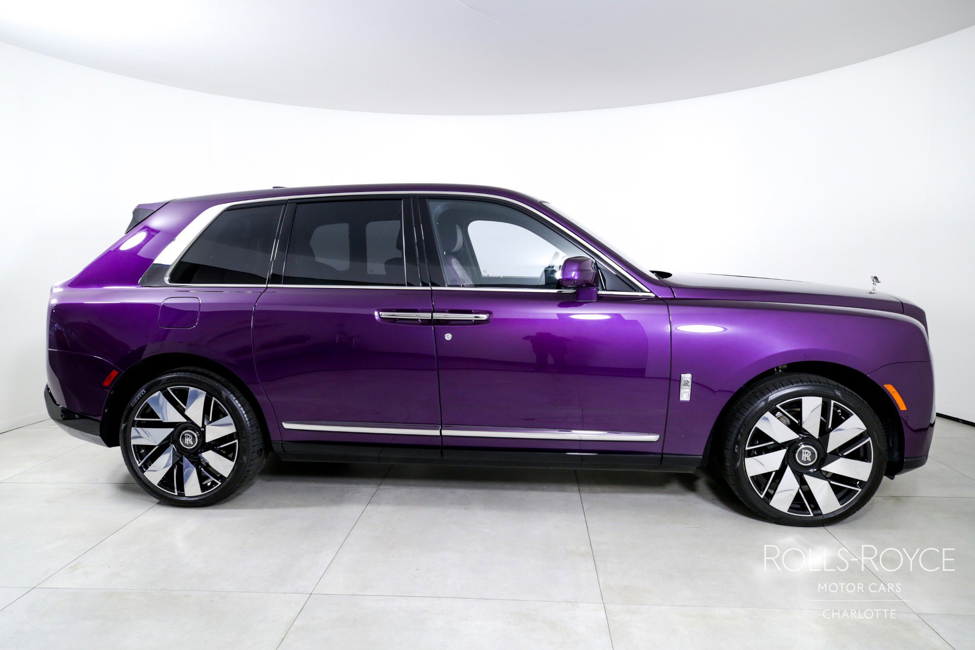 Used 2025 Rolls-Royce Cullinan image 10