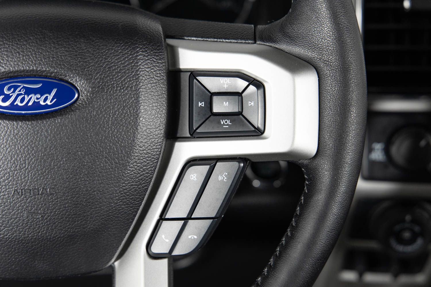 Used 2019 Ford F150 Lariat w/ Equipment Group 502A Luxury image 31