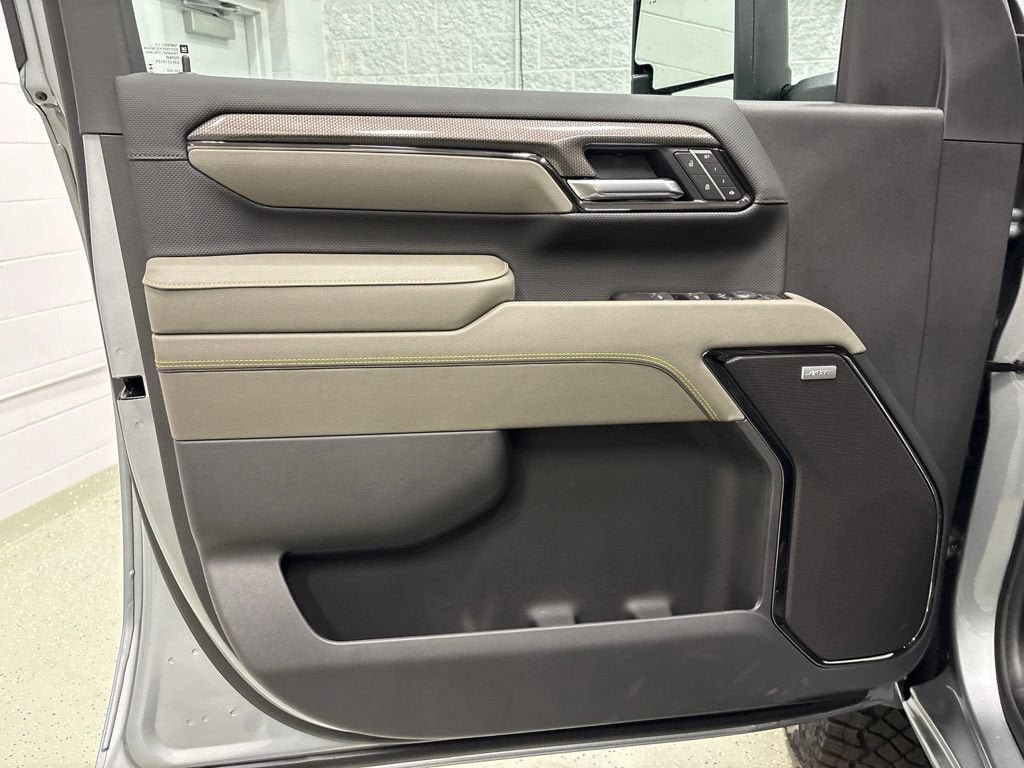 New 2026 Chevrolet Silverado 2500 ZR2 w/ LPO, Dark Essentials Package AWD/4WD image 16