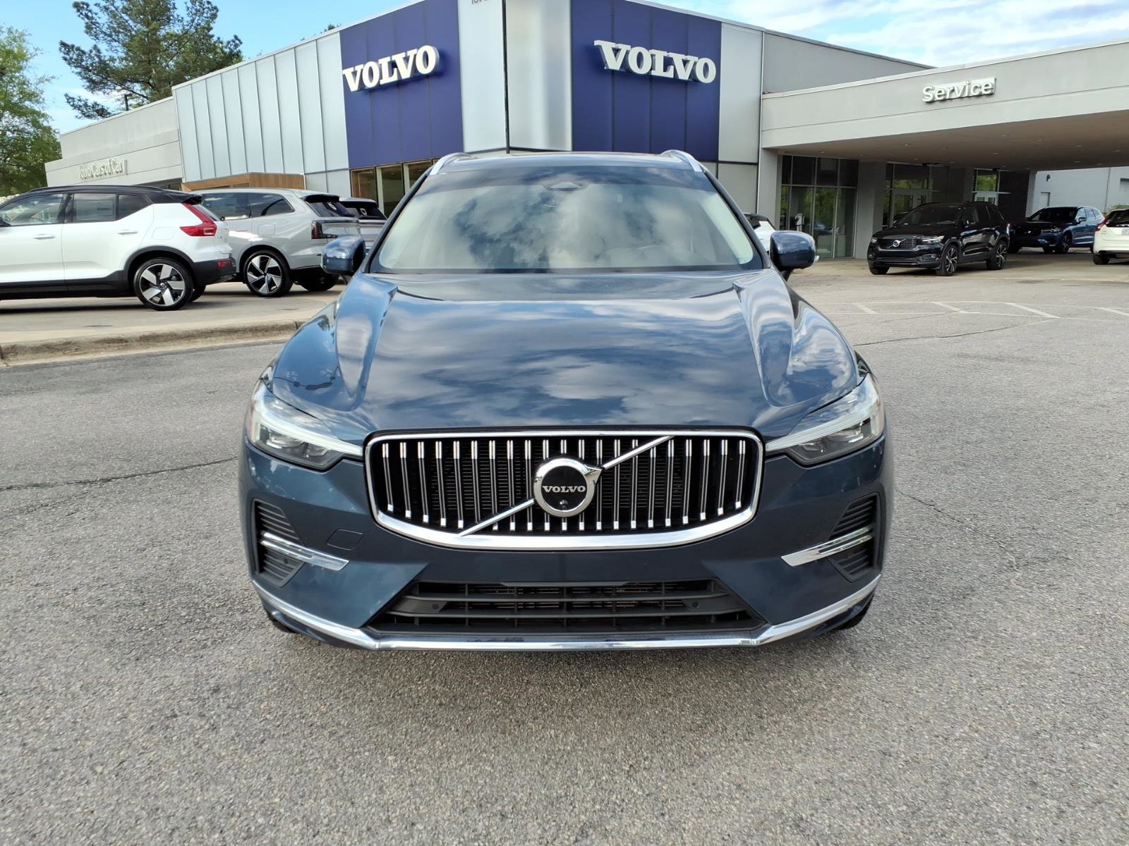 Used 2023 Volvo XC60 B5 Plus image 10