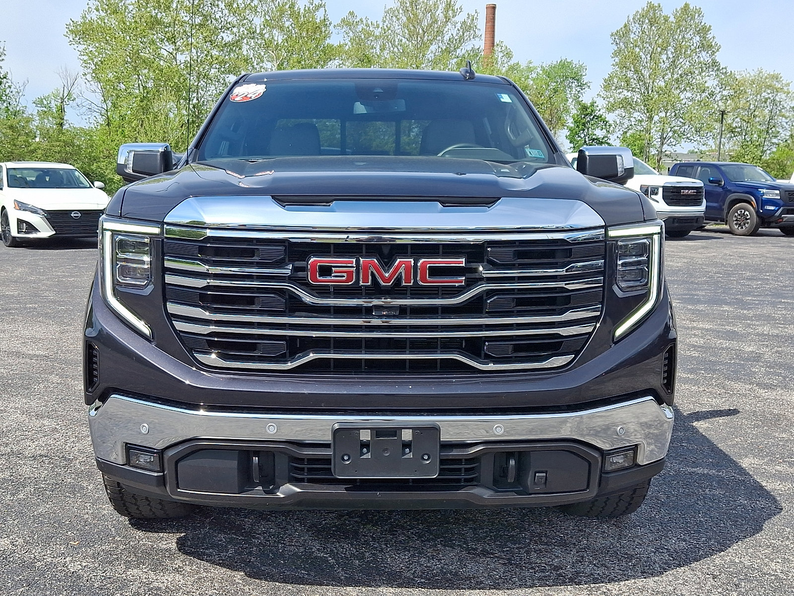 Used 2024 GMC Sierra 1500 SLT w/ SLT Premium Plus Package AWD/4WD image 3