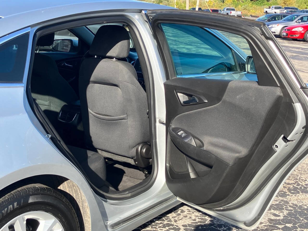 Used 2016 Chevrolet Malibu LT image 15