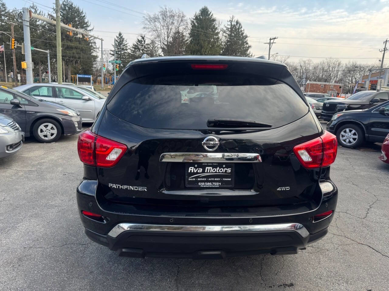 Used 2019 Nissan Pathfinder S image 4