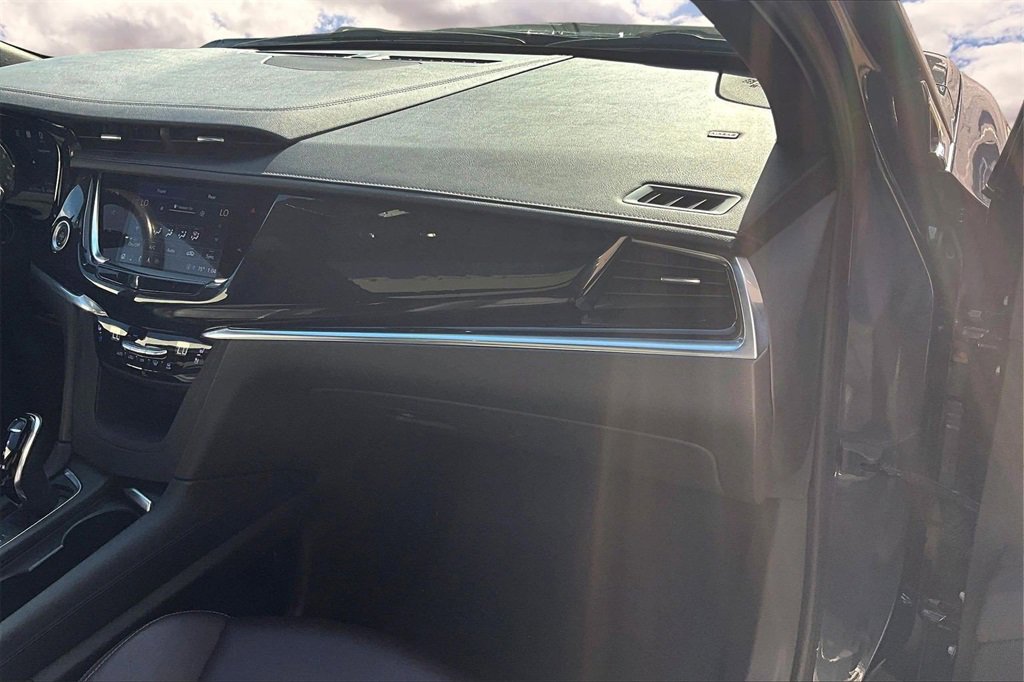 Used 2022 Cadillac XT6 Premium Luxury w/ Technology Package image 27
