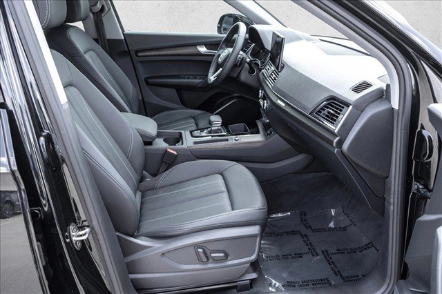 Used 2023 Audi Q5 2.0T Premium w/ Convenience Package AWD/4WD image 24