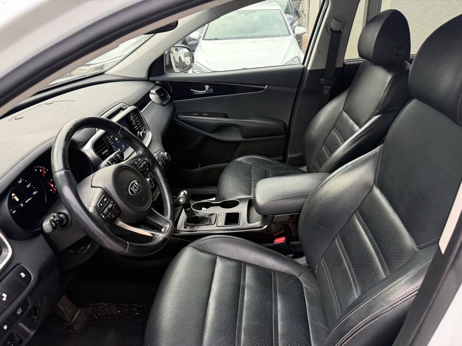 Used 2018 Kia Sorento EX FWD image 9