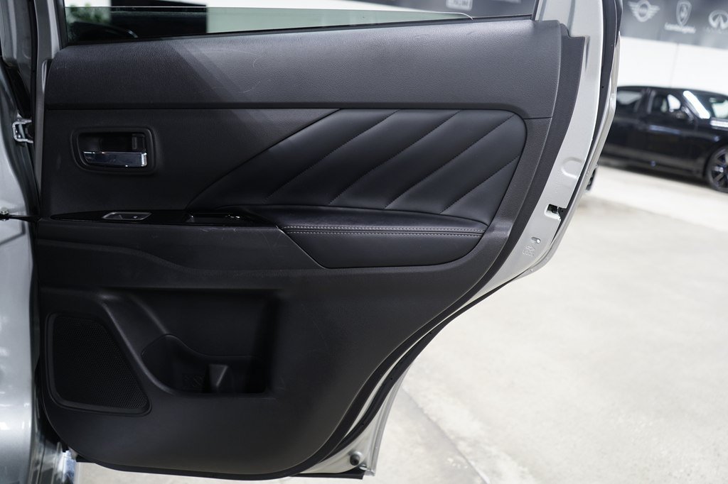 Used 2022 Mitsubishi Outlander SEL AWD/4WD image 26