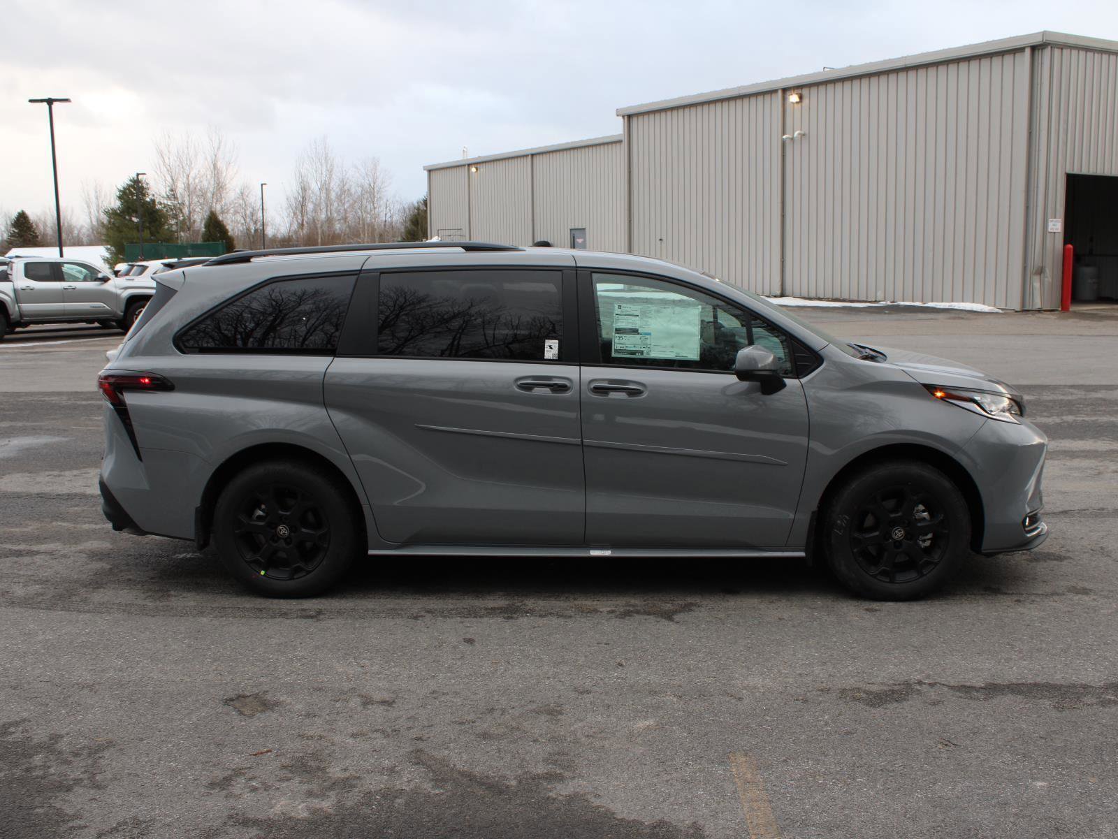 New 2026 Toyota Sienna XLE Woodland Edition image 4