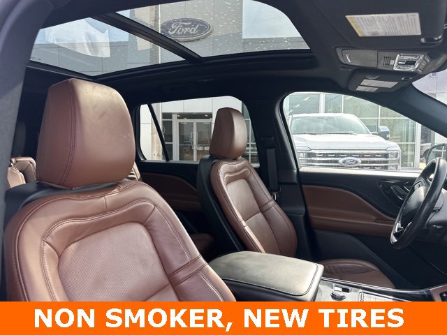 Used 2023 Lincoln Aviator Reserve w/ Equipment Group 201A image 2