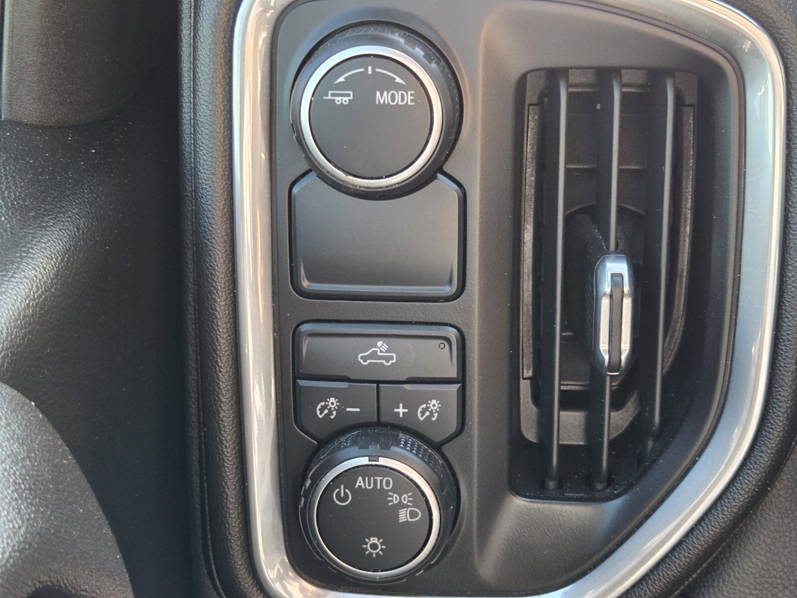 Used 2022 Chevrolet Silverado 1500 LT image 18