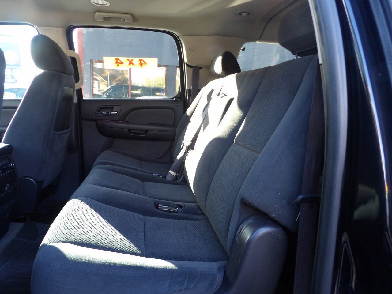 Used 2008 Chevrolet Suburban LT AWD/4WD image 9