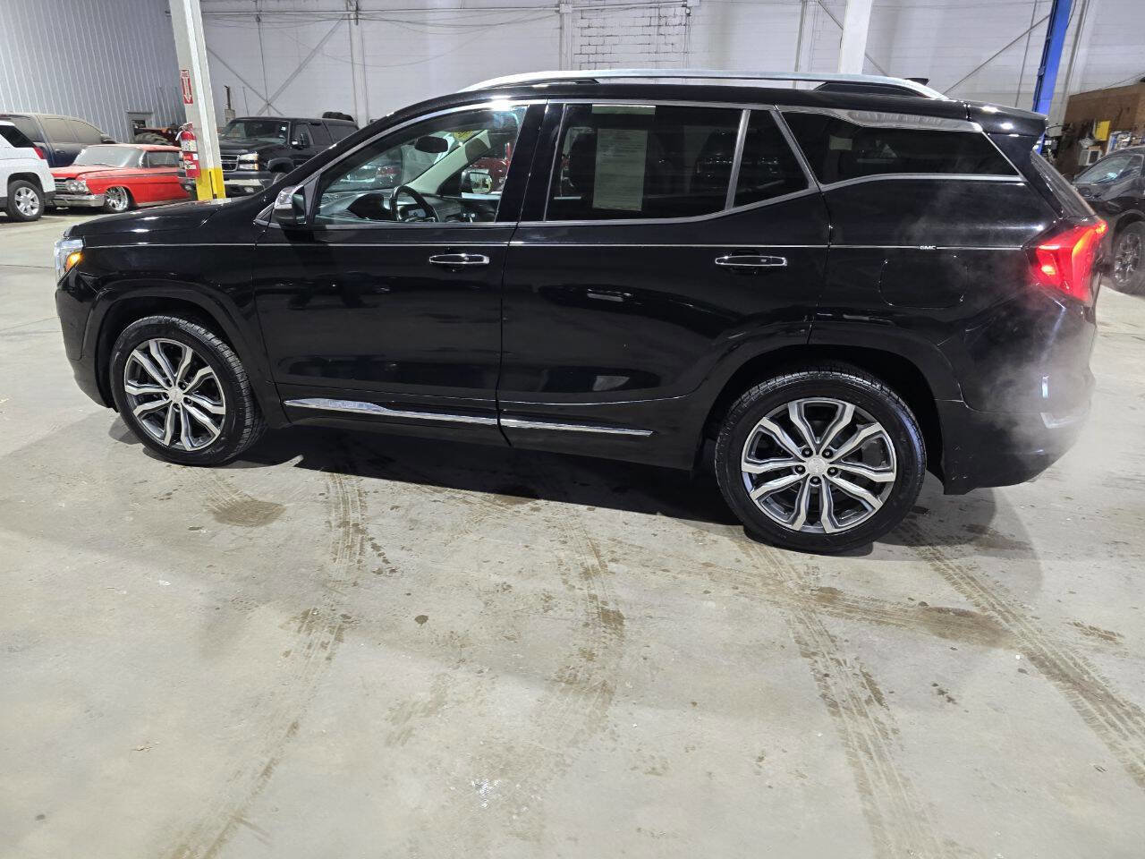 Used 2019 GMC Terrain Denali w/ Advanced Safety Package AWD/4WD image 6