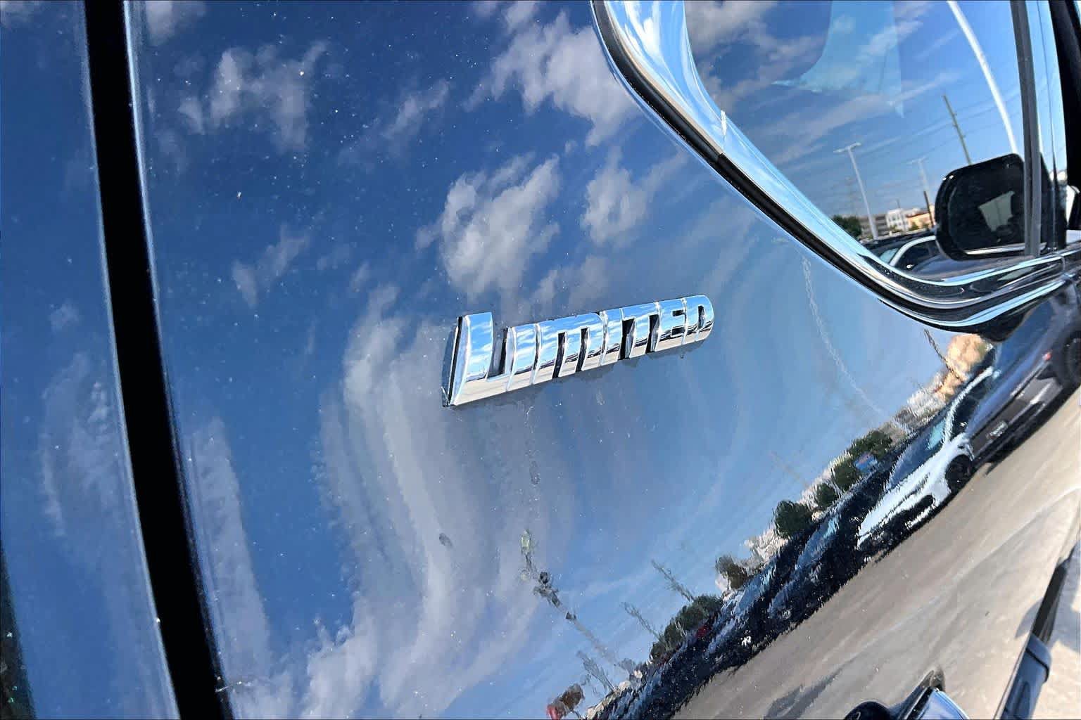 Used 2024 Toyota Tundra Limited AWD/4WD image 10