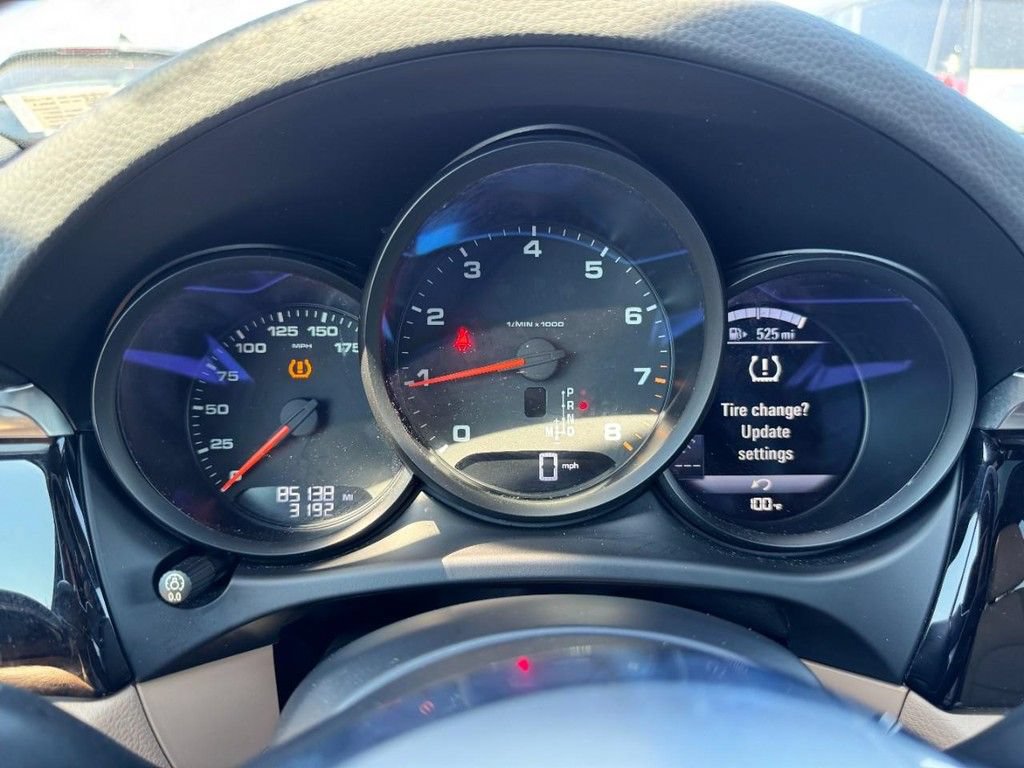 Used 2019 Porsche Macan AWD/4WD image 23