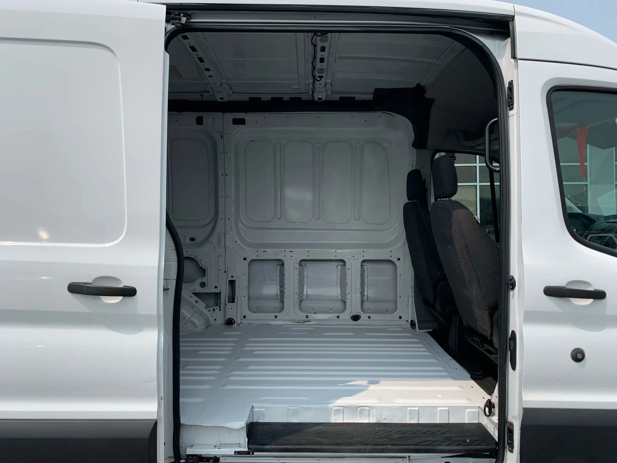 Used 2016 Ford Transit 150 130 Medium Roof RWD image 22