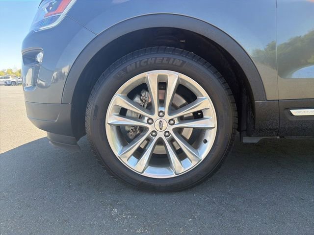 Used 2018 Ford Explorer XLT w/ Equipment Group 202A FWD image 21