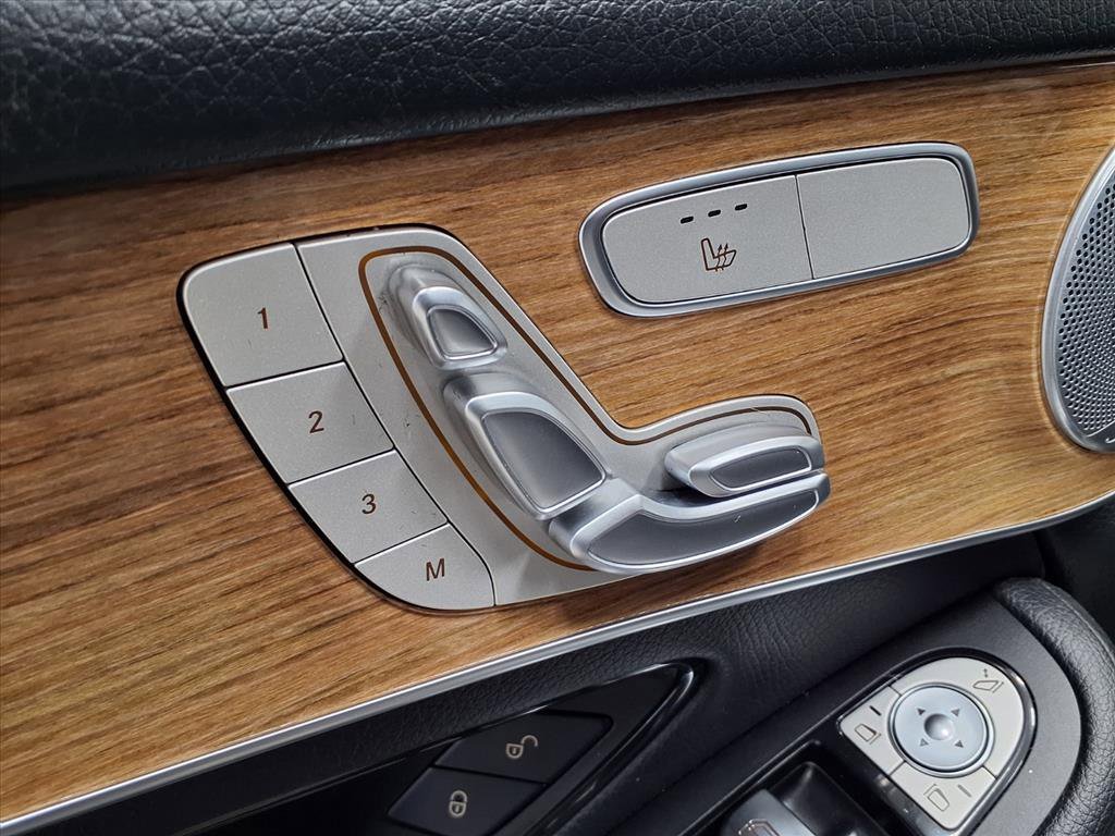 Used 2019 Mercedes-Benz GLC 300 4MATIC image 13