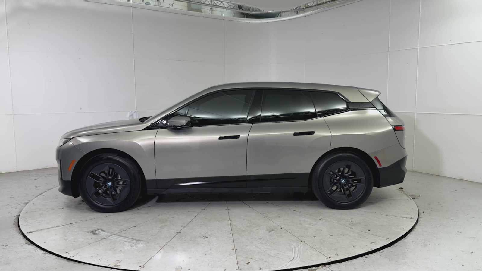 Certified 2023 BMW iX xDrive50 w/ Premium Package image 5