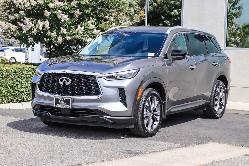 Certified 2023 INFINITI QX60 Luxe w/ Cargo Package FWD image 3