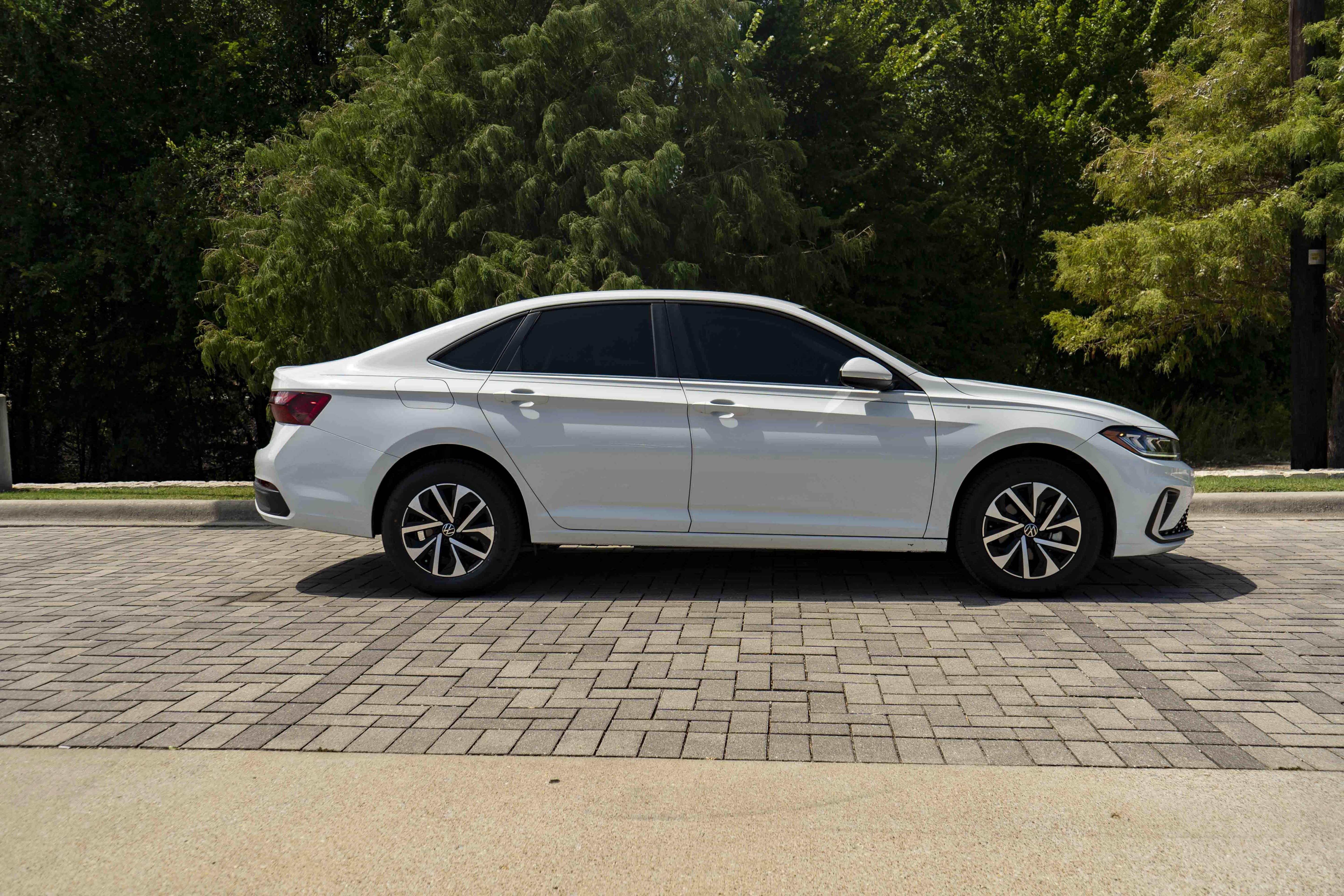 Certified 2025 Volkswagen Jetta S FWD image 9
