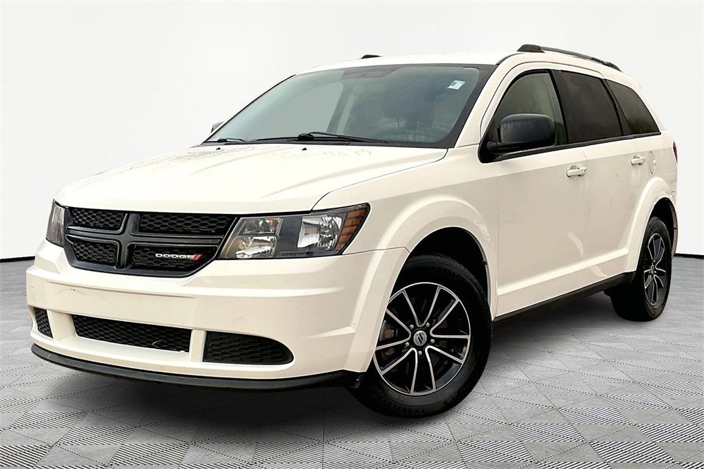 Used 2018 Dodge Journey SE w/ Blacktop Package image 2