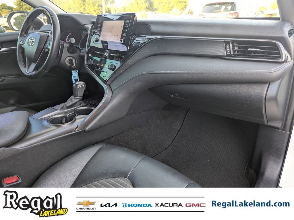 Used 2021 Toyota Camry SE image 10