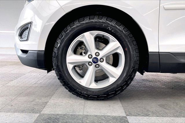 Used 2016 Ford Edge SE FWD image 8