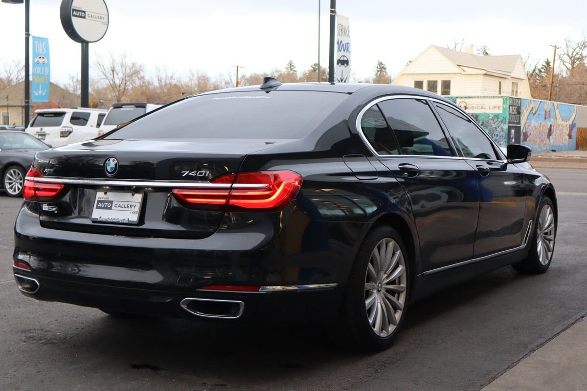 Used 2019 BMW 740i xDrive w/ Executive Package image 5