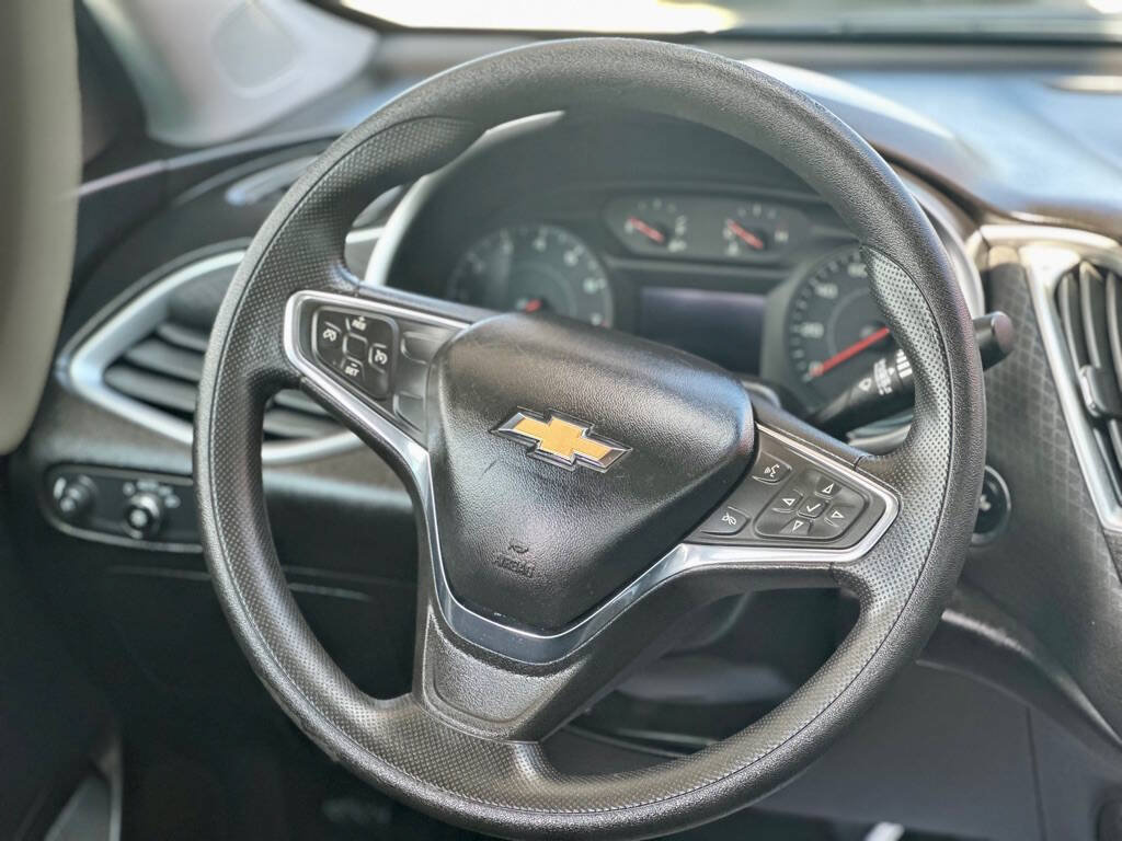 Used 2020 Chevrolet Malibu LS FWD image 13
